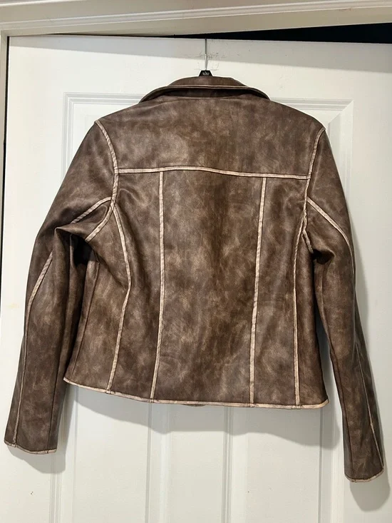 Like New BKE Buckle Asymmetrical Faux Leather Cropped Moto Jacket - Picture 4 of 16